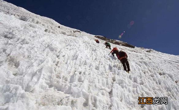 登山有风险 小心加谨慎 驴友户外登山旅游注意事项有哪些