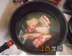 排骨汤怎么炖能变白