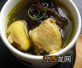 用什么锅炖黑木耳汤好