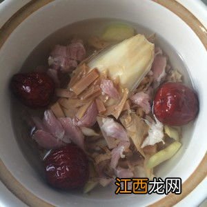 什么顿墨鱼汤好