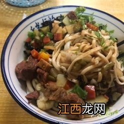 牛肉哨子面放什么菜