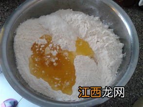 炸麻花和面什么时候放鸡蛋