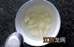 鱼饲料泡大蒜水要多久