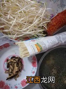 鸭汤煮面条什么样