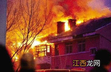 梦见着火又刮到树上着了 代表什么意思呢