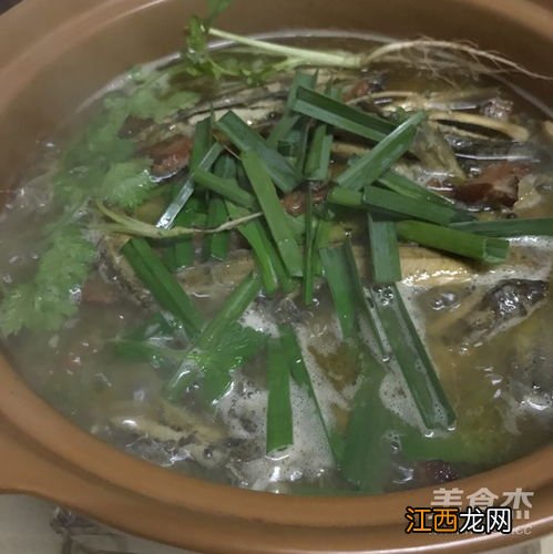 泥鳅炖腊肉怎么做好吃