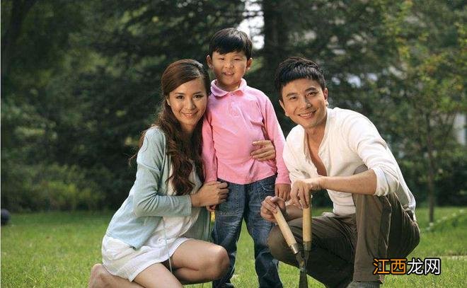 “他为什么不欺负别人只欺负你?”有种亲情,叫做为孩子主持公道