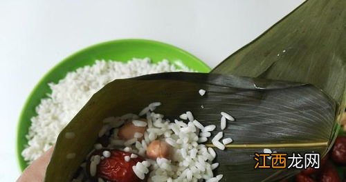 蒸粽子糯米要泡多久