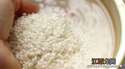 蒸粽子糯米要泡多久