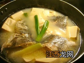 鲈鱼豆腐汤加什么青菜