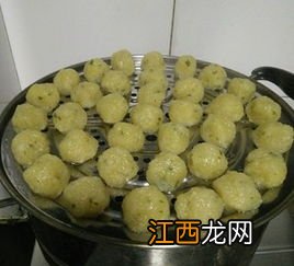 面粉蒸土豆丸子怎么做好吃法