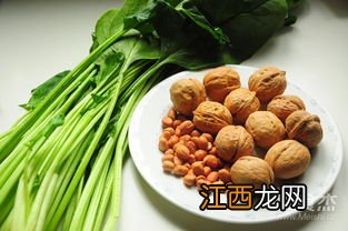 核桃和什么一起拌凉菜好吃