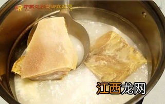 腊肉是切了泡水还是大块泡-腊肉泡水是切开泡还是整块泡