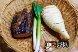 腊肉切开有绿色反光能吃吗-腊肉切开里面有反光绿色的是怎么回事