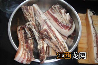 腌腊肉要切多厚多宽-腊肉切多大一块腌制