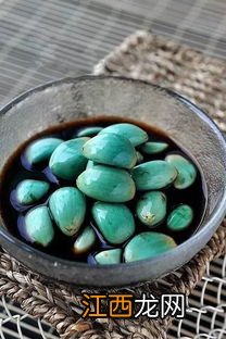 做腊八蒜的醋是烧开后直接倒吗-腊八蒜的醋烧开直接放吗