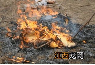 烧完纸不能去别人家吗-上坟烧纸哪些是要注意的