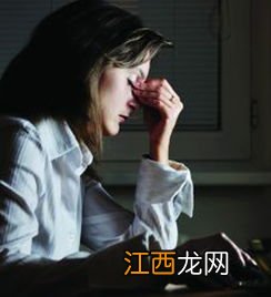 一熬夜心慌心悸感觉要死了-熬夜胸口闷真的很危险吗