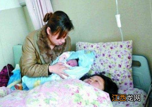 孕妇生产双胞胎，内检到一半，老公哭着说：医生停吧！孩子不要了