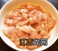 电饭锅做白切鸡焖多久