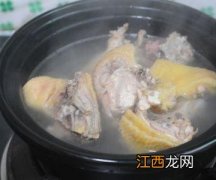 小鸡炖蘑菇多久放蘑菇