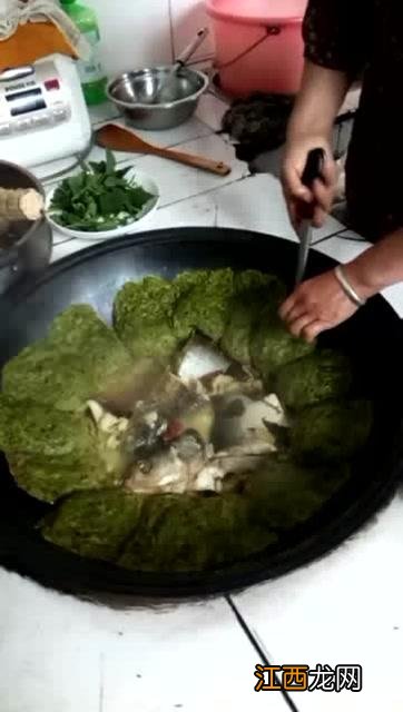 汤锅贴饼是什么菜