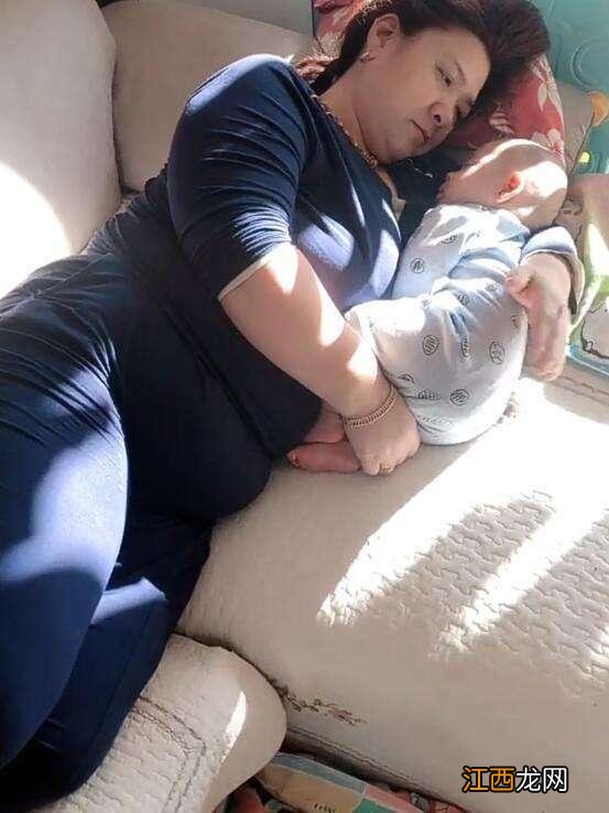 孩子3岁前和老人睡危害大,现在看不到,长大了就可能会暴露出来