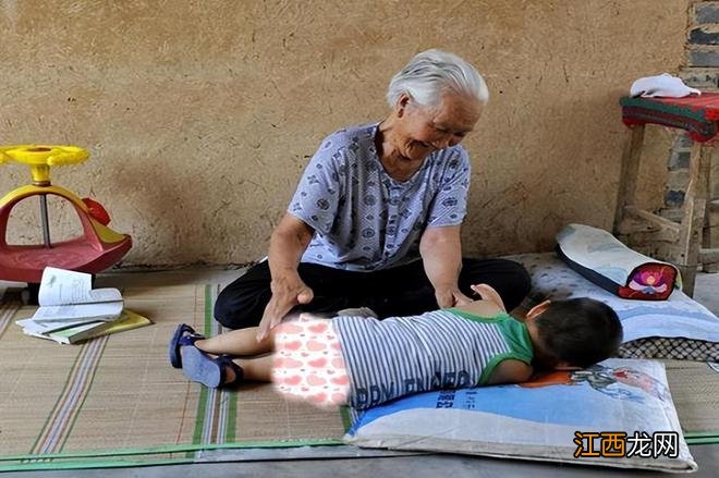 孩子3岁前和老人睡危害大,现在看不到,长大了就可能会暴露出来