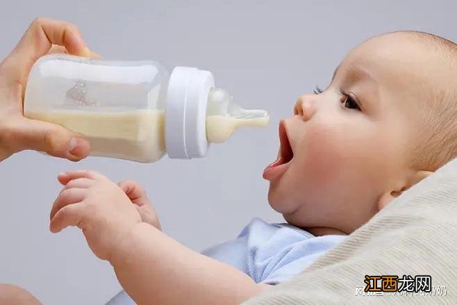 冲奶粉时的这个小动作，导致半月大女婴肠坏死！很多家长还在做