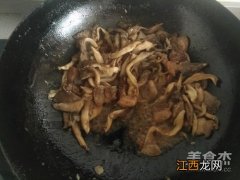 肉片炒蘑菇配上什么菜