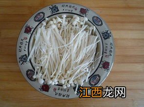 娃娃菜和生牛肉和金针菇能做什么