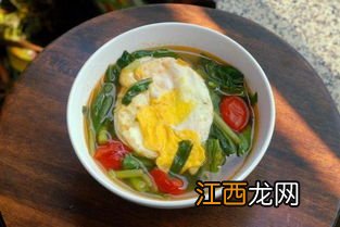 鸡蛋和什么青菜包汤