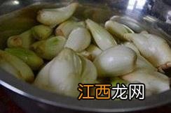 闽南五香肉卷和什么炒