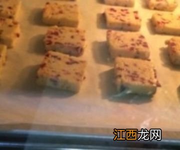 做蔓越莓饼干要烤多久