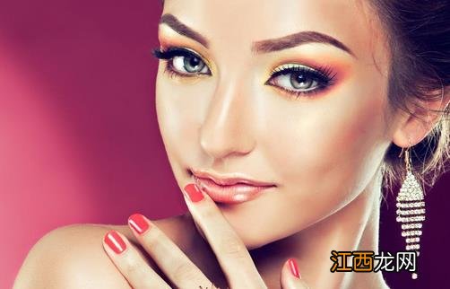 润唇膏也能卸妆 5个你不知道的卸妆妙招