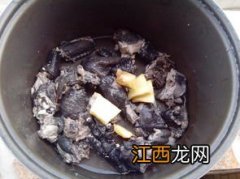 香菇山药炖鸡加什么馅料