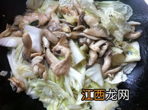 鸡腿菇配肉怎么做好吃