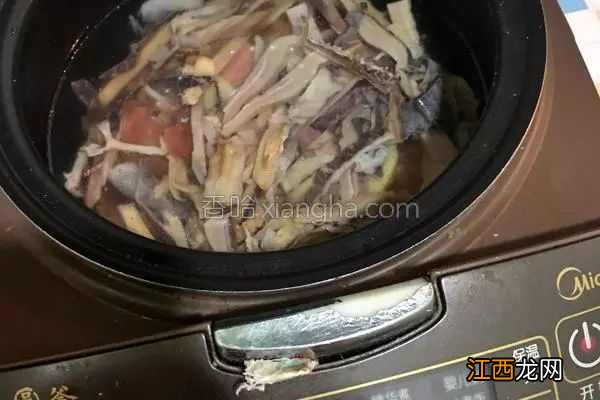 鸡肉炖墨鱼怎么做好吃又简单