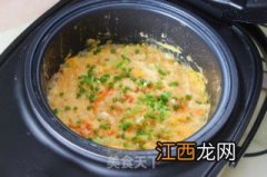 焖饭鸡蛋什么时候放