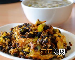 盐豆炒鸡蛋先放什么意思