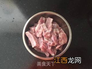 炖排骨里面放的虫草是什么