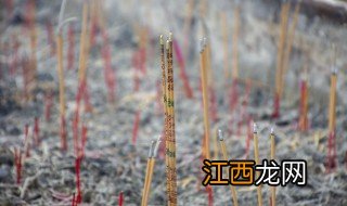 中元节都带什么上坟 中元节要上坟吗?