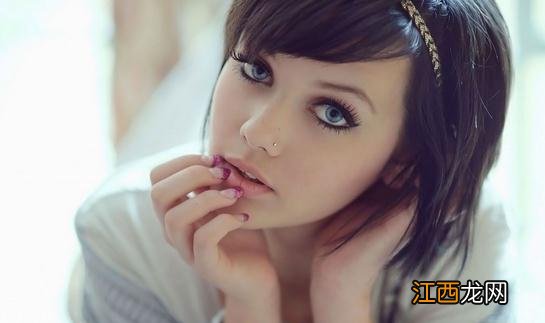 眼线液怎么用?眼线液画出精致眼妆