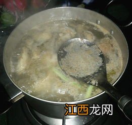 酸萝卜汤炖什么