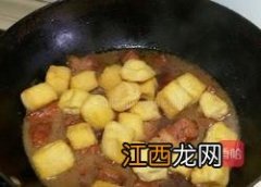 红焖肉炖豆泡怎么做