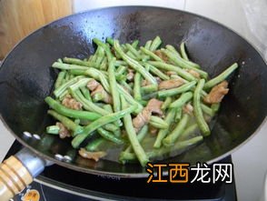 豆角炒肉放什么好吃