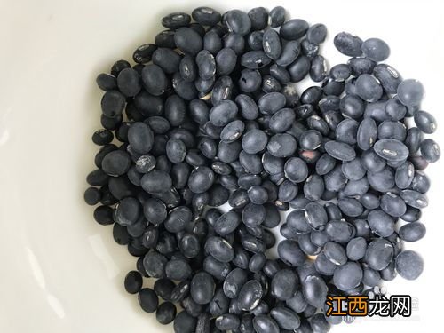 黑豆筒骨怎么煲汤要放点什么药材