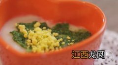 蛋黄米糊加什么青菜