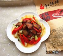 五花腊肉用什么炒