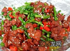 牛肉粒烧什么好